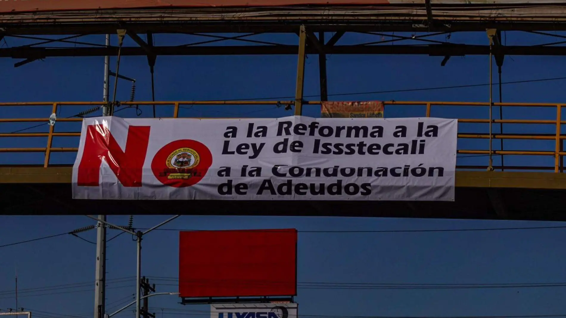 Volantean contra reforma a Ley del Issstecali